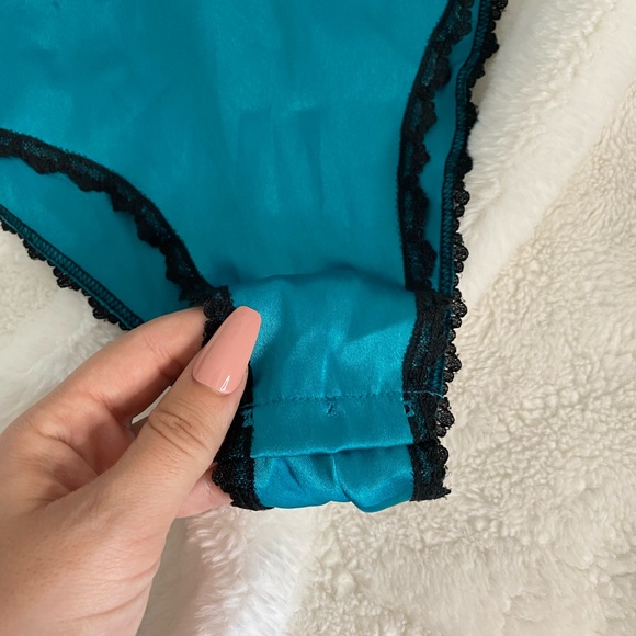 Vintage Teal and Black Lace Chemise - Picture 4 of 6